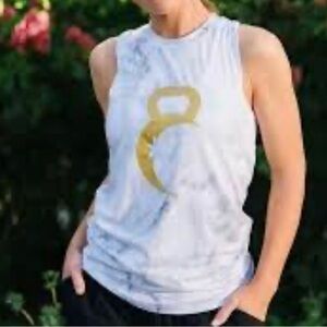 Zyia Active Top Womens medium
Marble Kettle Moon Tank Gold Kettlebell